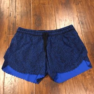 Lululemon shorts size 6